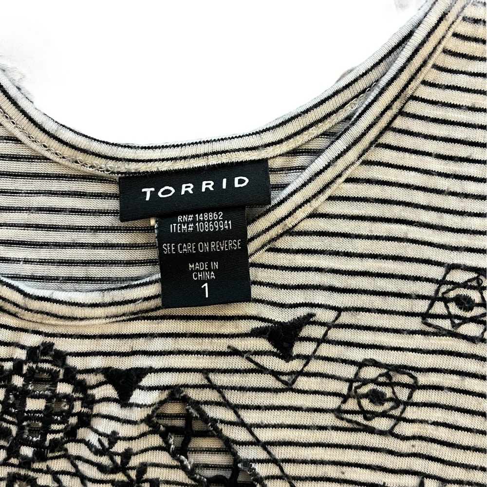 Torrid Black White Stripes Embroidered Scoop Neck Sleeveless Tank Top sz 1 | 1X - Picture 5 of 7